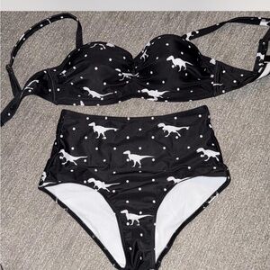 High Dive by Modcloth Dinosaur bikini set Sz M. Great Condition